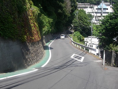 写真：伊豆山小学校区内　対策前