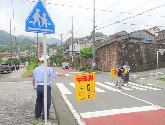 写真　交通指導員活動の様子