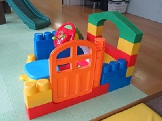 ブロックでできたドライブコーナー