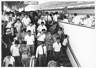 写真：新幹線開通時の熱海駅