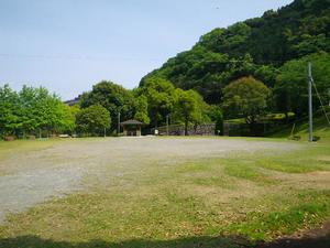 写真：公園の中に設置された広場