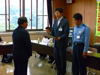 写真：熱海市防犯協議会総会に参加する市長の様子