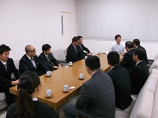 写真：今宮神社厄年奉賛会訪問の様子