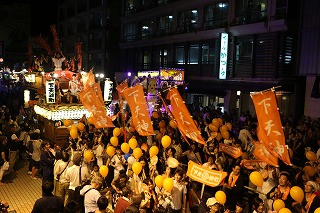 写真：熱海こがし祭り山車コンクールの様子2