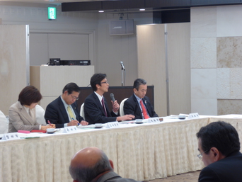 写真：県市長会2月定例市長会議に出席する市長の様子