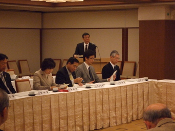 写真：静岡県市長会主催12月定例市長会議に出席する市長の様子
