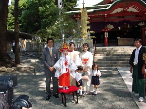 写真：来宮神社例大祭の神事に出席する市長の様子2