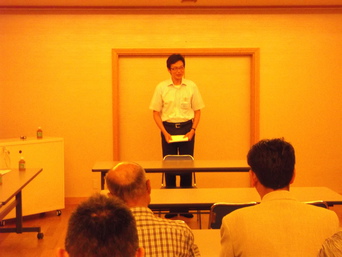 写真：伊豆山をおもしろくする実行委員会総会に出席する市長の様子