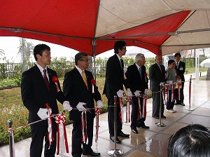 写真：「ジャカランダ遊歩道」完成式典の様子2