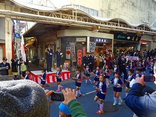 写真：消防出初式に出席する市長