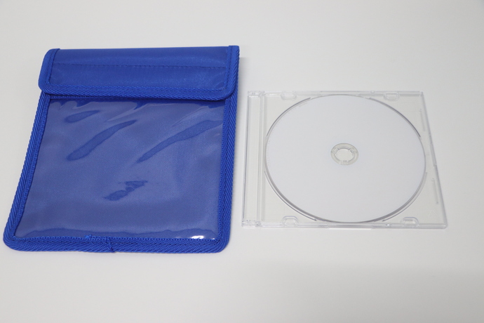 郵送用袋とCDロム