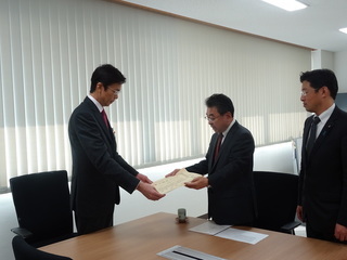 写真　県知事表彰受賞報告