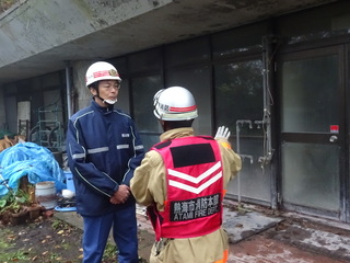 写真　防火訓練　建物火災訓練