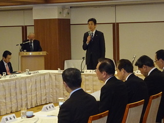 写真　県定例市長会議　会長挨拶