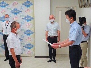 写真　農業委員への辞令交付