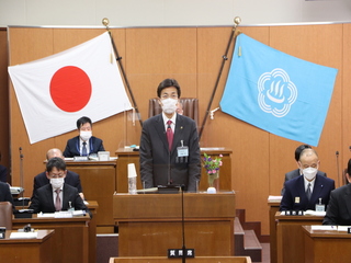 写真　市長施政方針読み上げ