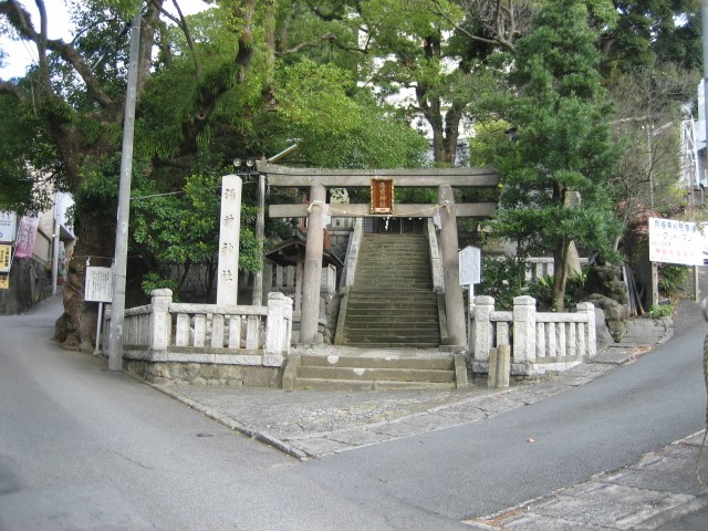 湯前神社石鳥居全景