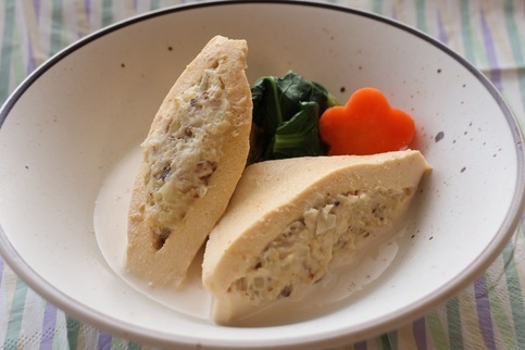 1日に必要なカルシウム量が1/2以上取れる！高野豆腐の肉詰めミルク煮